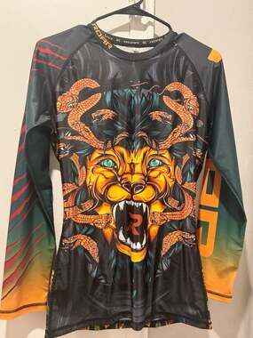 ROAR Ladies MMA Rash Guard Lion Snake Long Sleeve Compression Shirt
